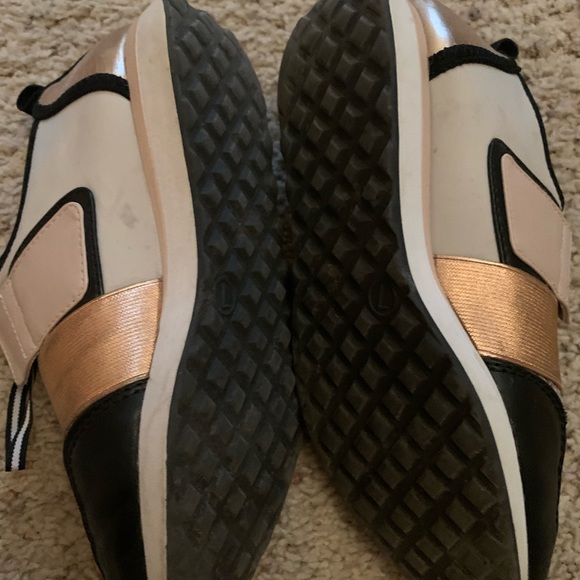 Fun shoes - Picture 3 of 3